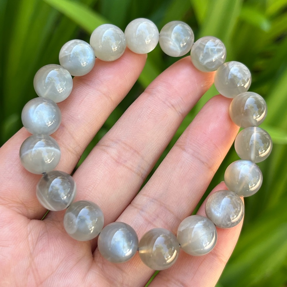 11mm‎ stretchable flashy silver moonstone bracelet 0177